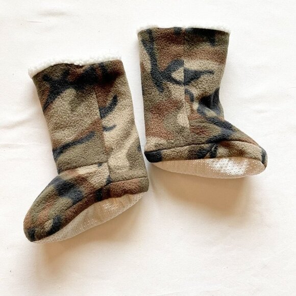 Handmade Camo Fleece Slipper Booties Size 9 - Picture 5 of 8
